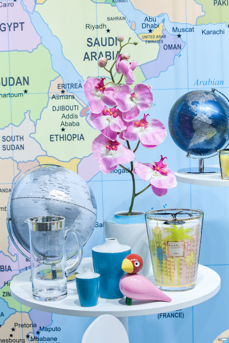 Frühlingsinspirationen für Heim & Garten: Schaufenster „Around the world“ bei Franzen auf der Königsallee 42