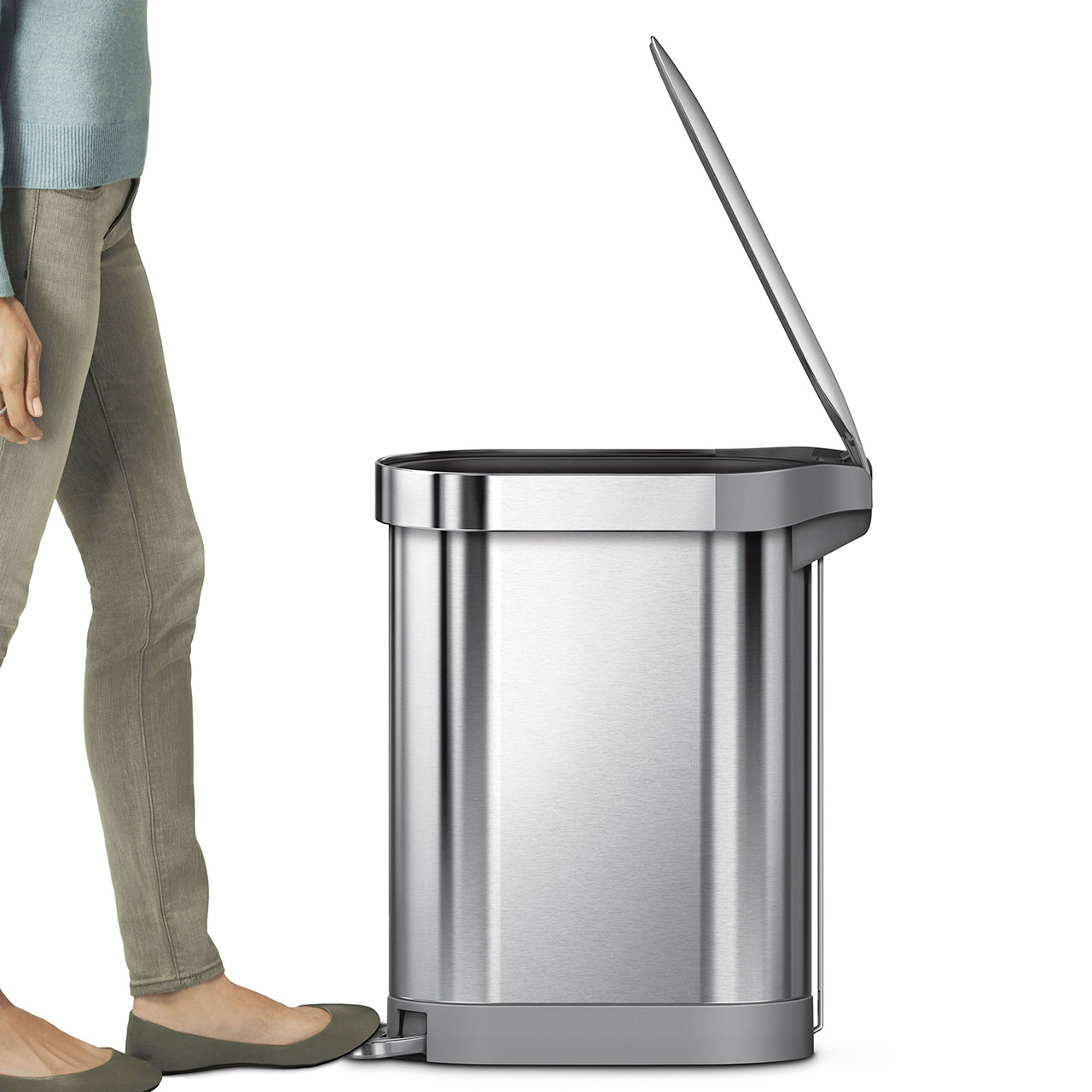 Slim pedal bin