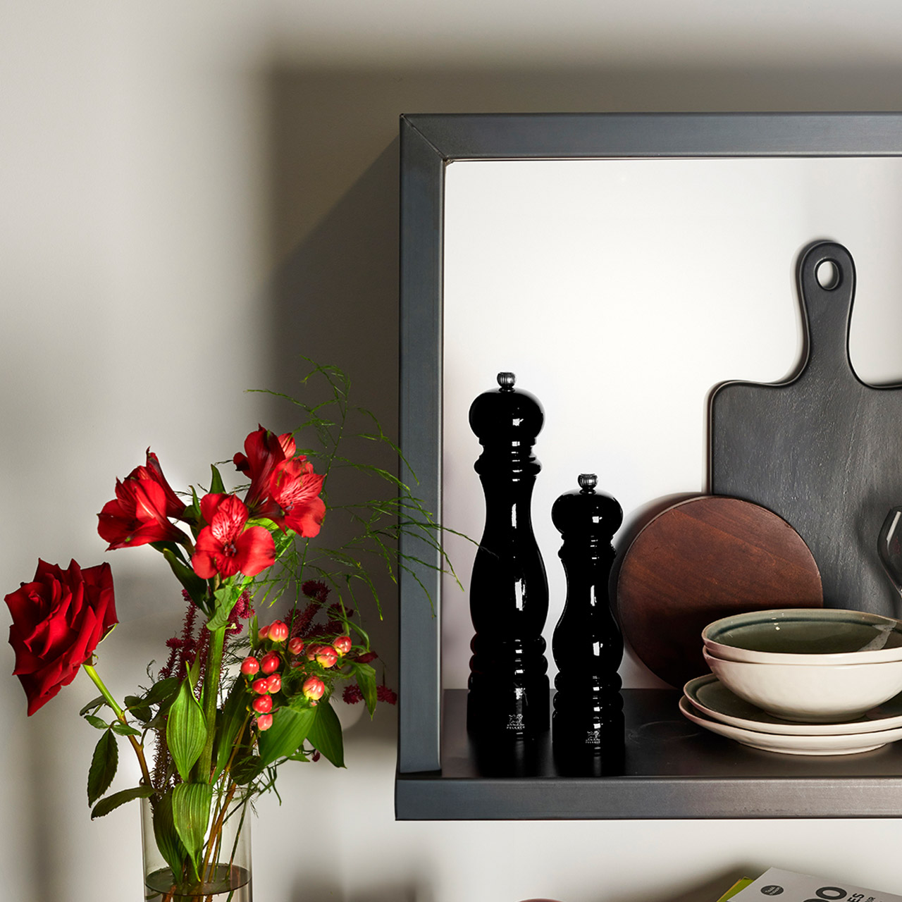 Salt mill 22 cm black lacquered, Blume, Blumen-Arrangement, Töpferei, Rose, Blumenstrauß