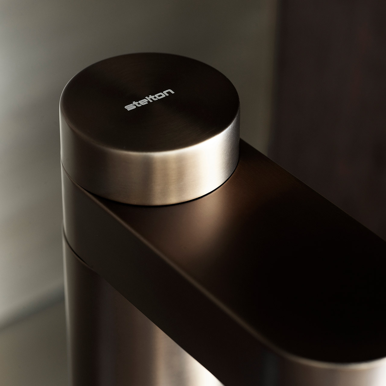 Carbonator dark brown metallic