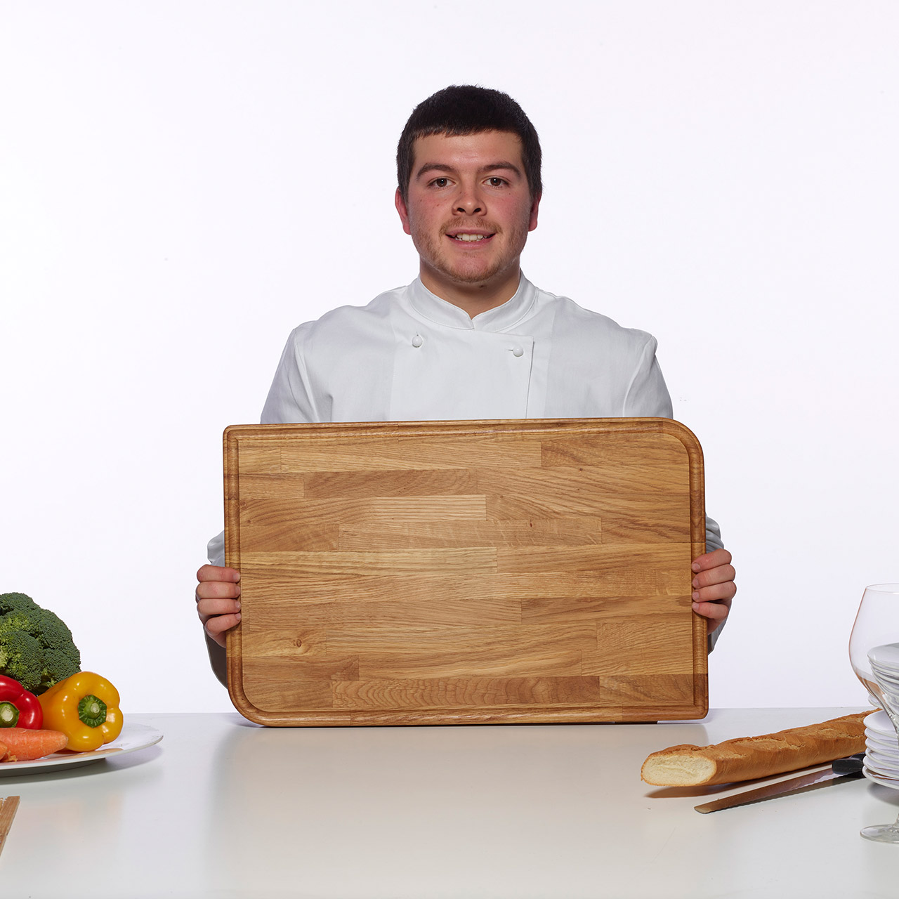 Chopping board L 54x34x4 cm natural oak wood, Erwachsener, Männlich, Mann, Person, Gesicht