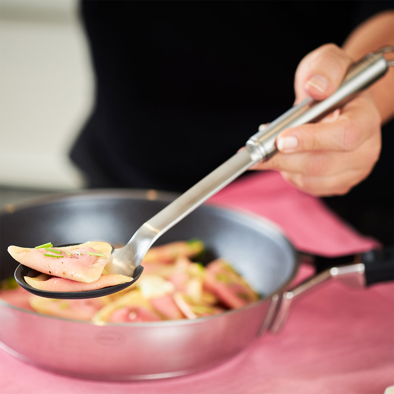 Pouring Spoon with Silicone Edge, Besteck, Löffel