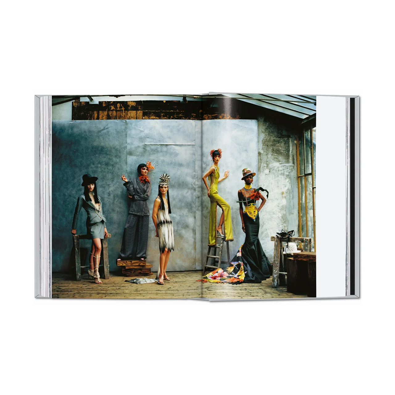 Coffee Table Book Peter Lindbergh. Dior. 40th. Ed., Photographie, Kleidung, Hosen, Person