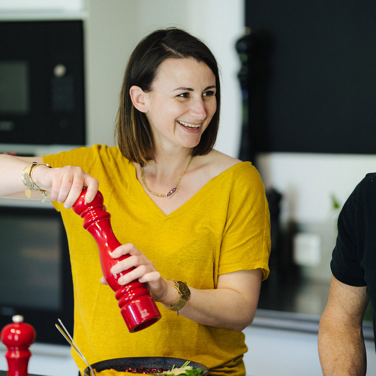 Pepper Mill 12 cm passion red, Erwachsener, Weiblich, Person, Frau, Mann