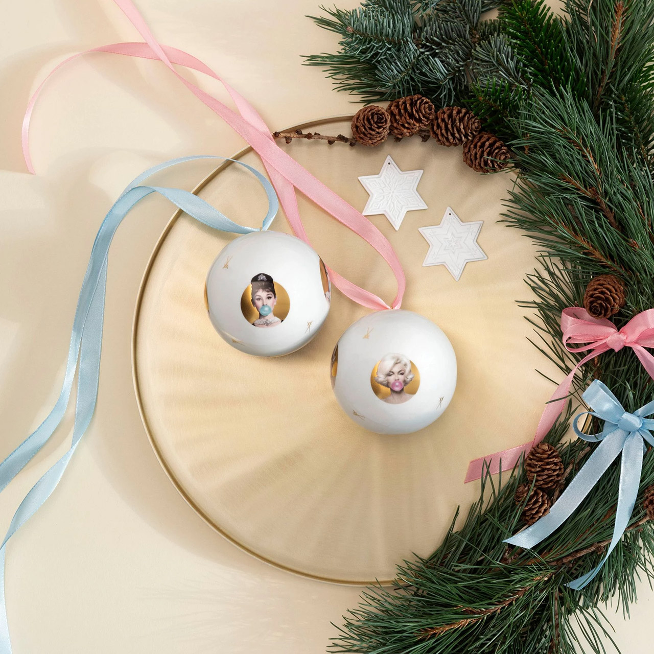 Decoration Ball Marilyn gold 9 cm, Weihnachten, Weihnachtsdekorationen, Festival, Weihnachtsbaum, Christbaumschmuck