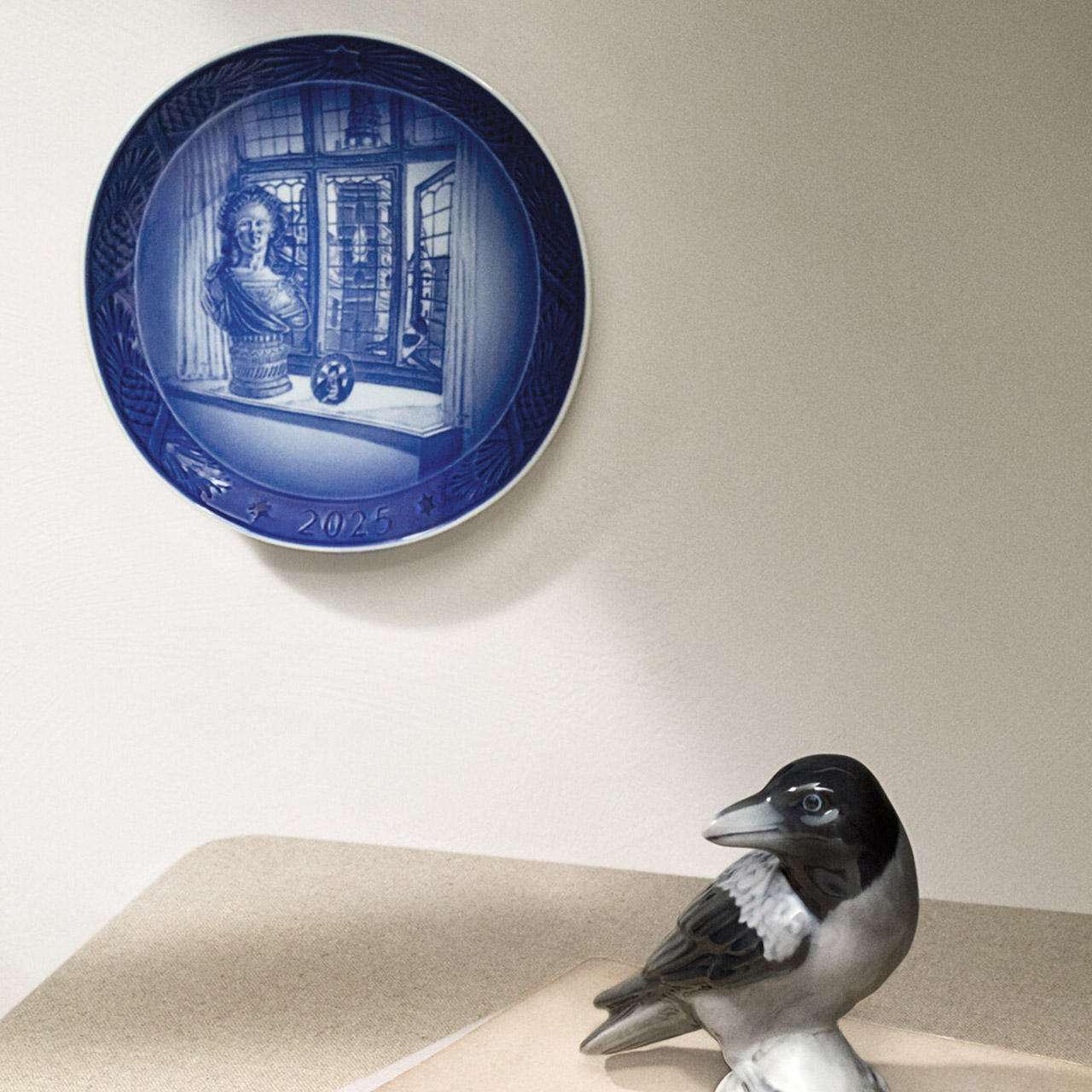 Christmas Plate 2025, Porzellan, Töpferei, Tier, Vogel, Person