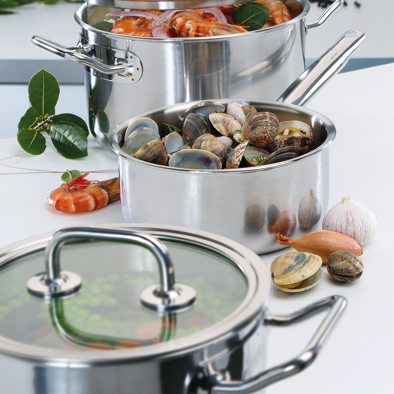 Set of 3 pots with glass lids, Kochgeschirr, Topf, Kochtopf, Essen, Kochpfanne