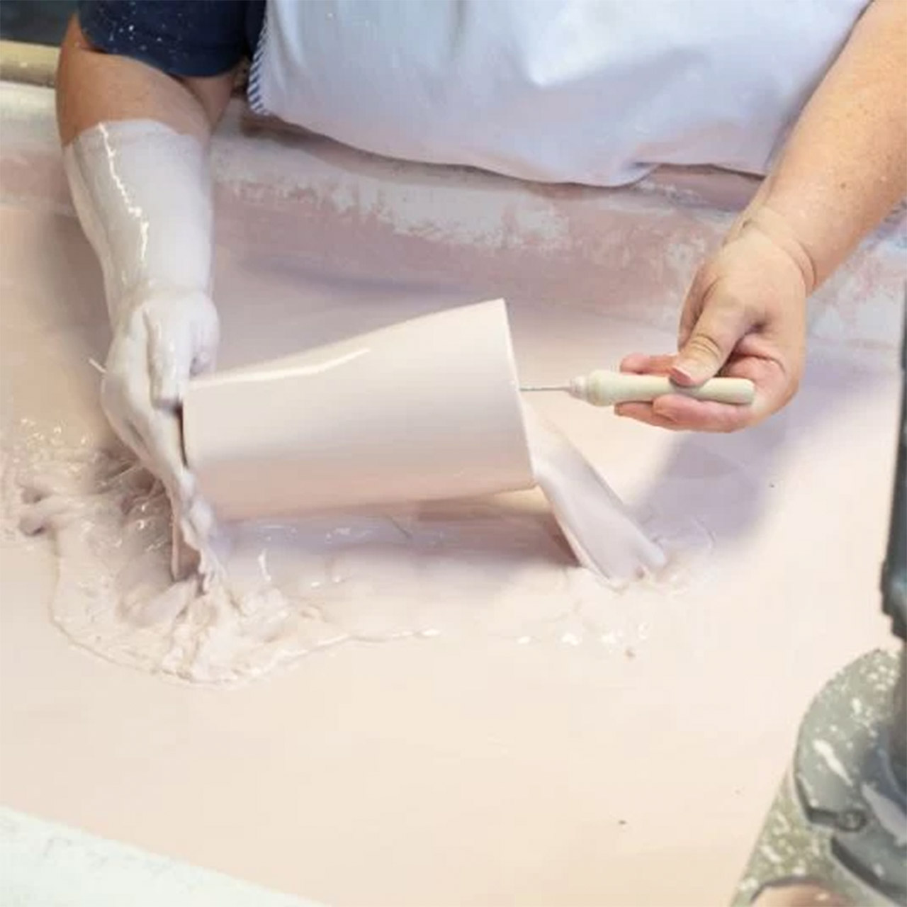 Coffee to go mug Blue Orchid with cuff 0.35 l, Körperteil, Hand, Person, Band