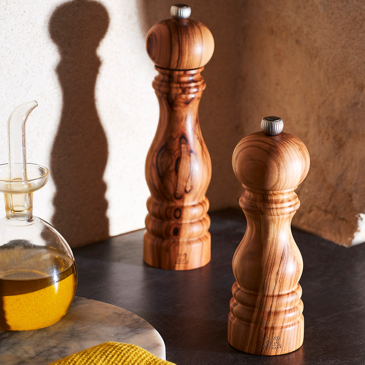 Salt Mill 22 cm Olive Wood