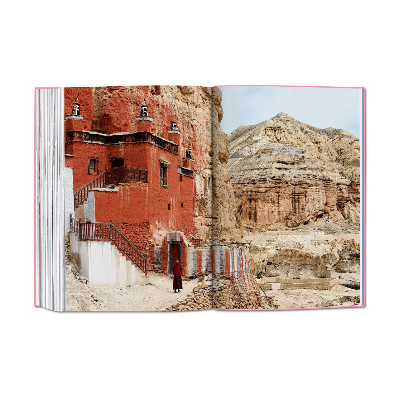 Coffee Table Book New York Times Explorer, Backstein, Draußen, Natur, Person, Ruinen