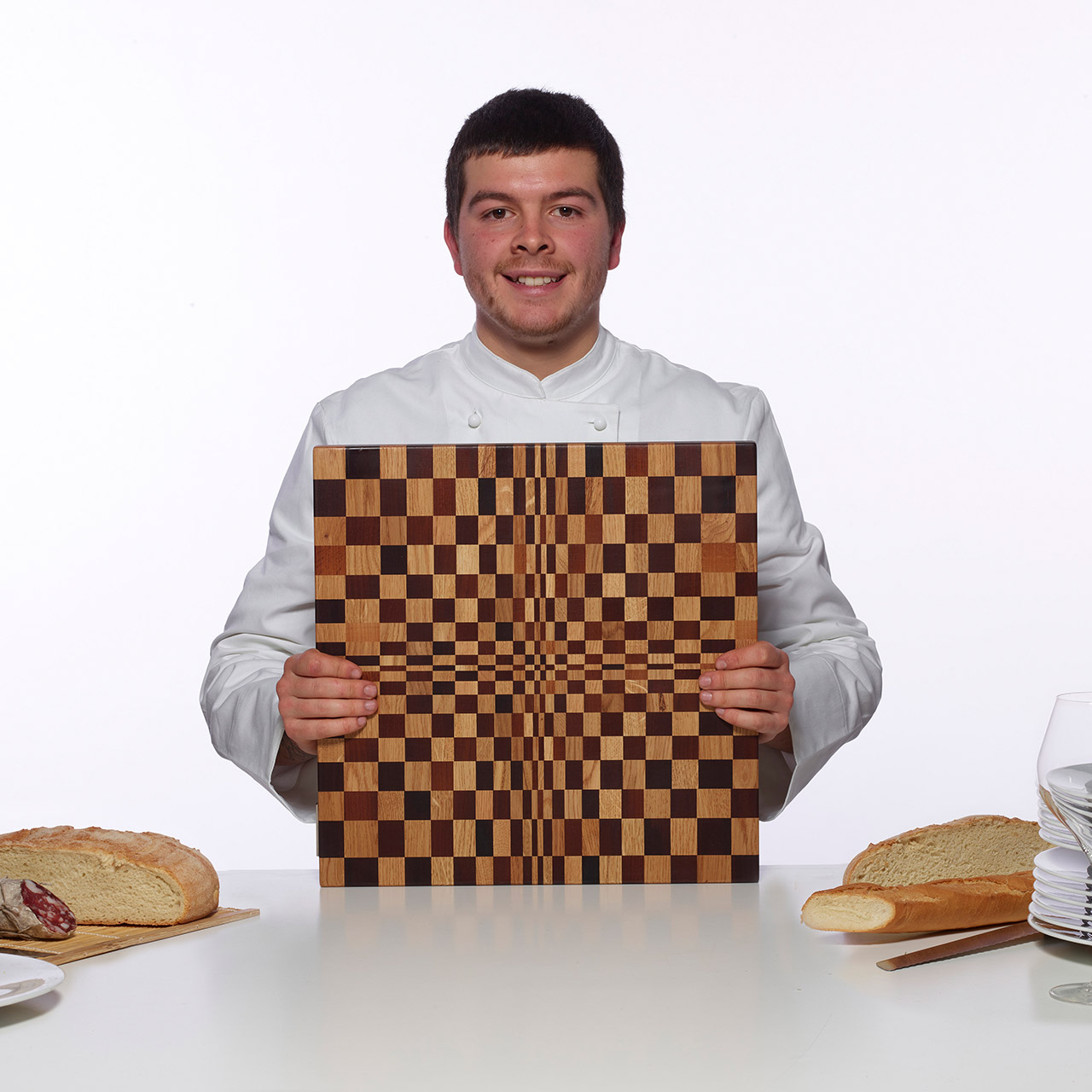 Chopping board 40x40x3 cm oak wood, Erwachsener, Männlich, Mann, Person, Gesicht