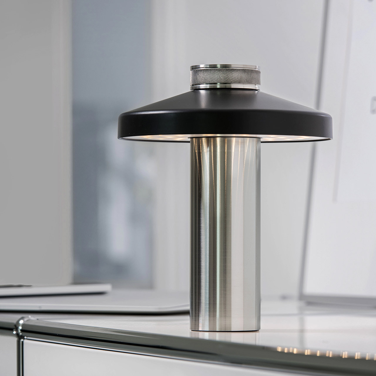 Table lamp LED 22 cm dimmable black, Lampe, Sinken, Waschbeckenhahn